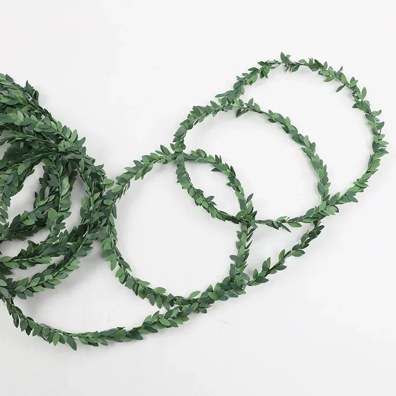 7 メートルの鉄線グリーンリーフつる結婚式の装飾花花輪クリス - Christmas Wreath Fake のレビューと価格