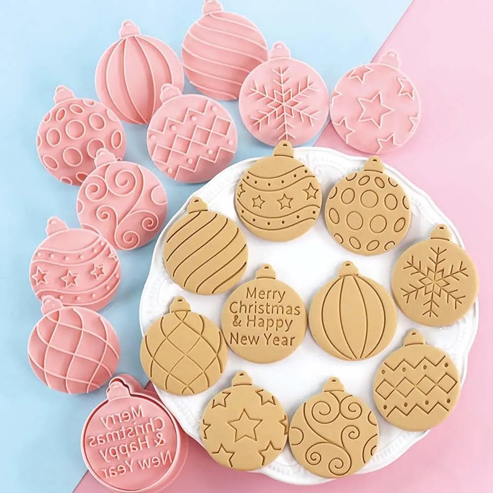 11個入りクリスマスオーナメントクッキーカッターセット、3D - Ornament Ball Set のレビューと価格